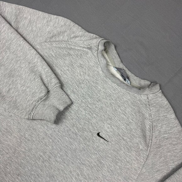 Vintage Y2K Nike Crewneck Sweatshirt Gray Mens Large Silver Tag Embroidered Logo - Picture 1 of 6
